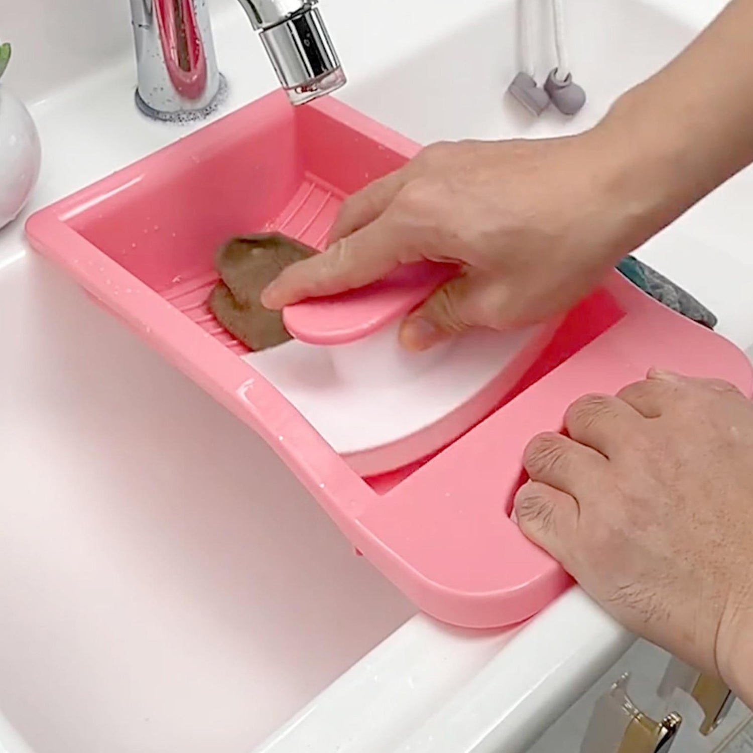 6088 Socks Washing Board used in all kinds of household bathroom places for washing unisex socks easily and comfortably. 6088 Socks Washing Board used in all kinds of household bathroom places for washing unisex socks easily and comfortably.